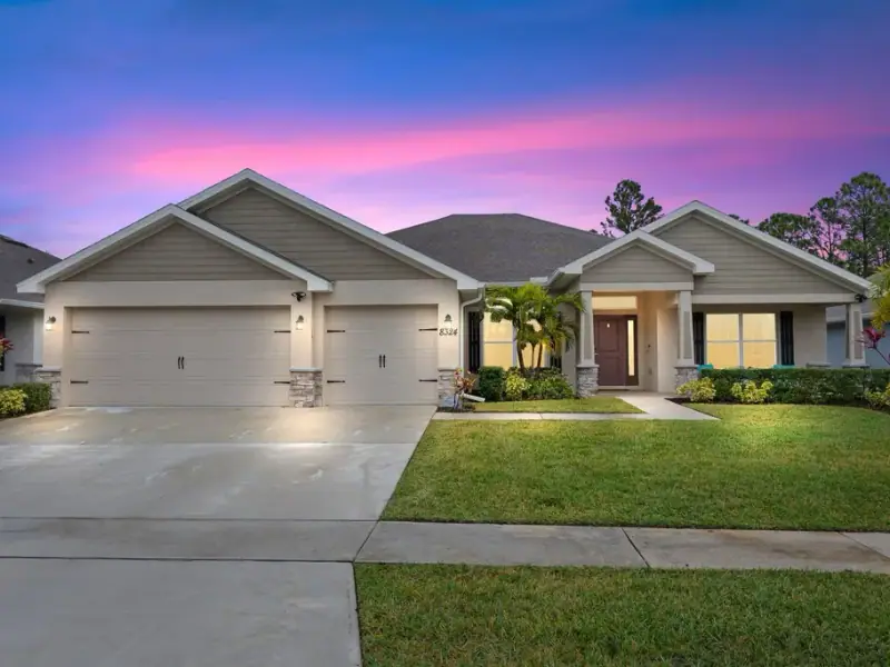8324 Amalfi Circle, Fort Pierce, FL — listed by Joe Tumolo